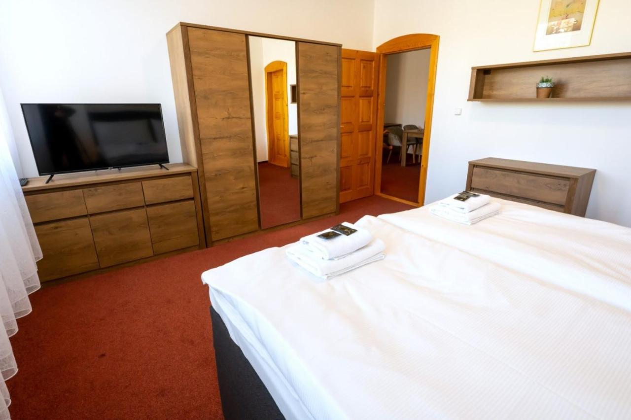 Hotel Uno Ústí nad Orlicí Dış mekan fotoğraf
